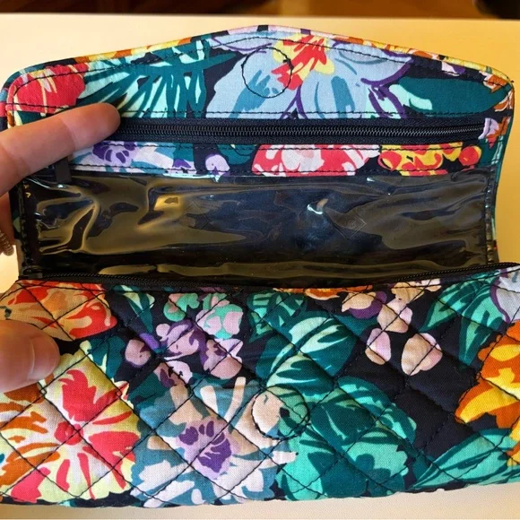 Vera Bradley Quilted Makeup Pouch - Never Used - Picture 2 of 3